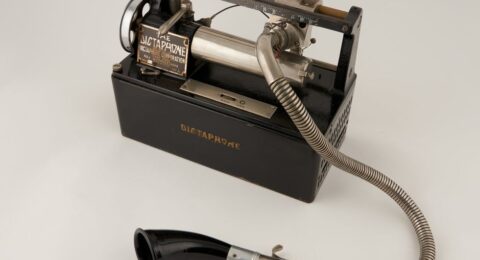 How the Dictaphone Entered Office Life