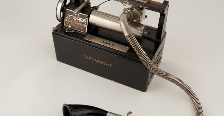 How the Dictaphone Entered Office Life