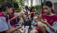 Countries Seek to Curb Social Media Addiction for Kids